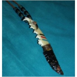 Kette mit einem Obsidian Messer