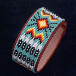 Armband mit Perlenarbeit, indianische Handarbeit