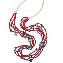 Glasperlenkette im traditionellen Stil