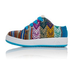 Kinder Sneakers aus Peru