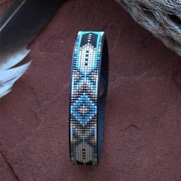 Armband mit Perlenarbeit, indianische Handarbeit