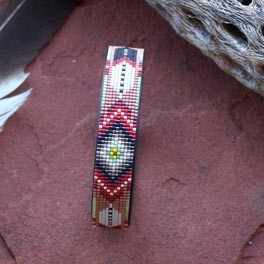 Armband mit Perlenarbeit, indianische Handarbeit