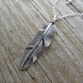 Feder Anhänger an Kette "Billy", oxidiert
